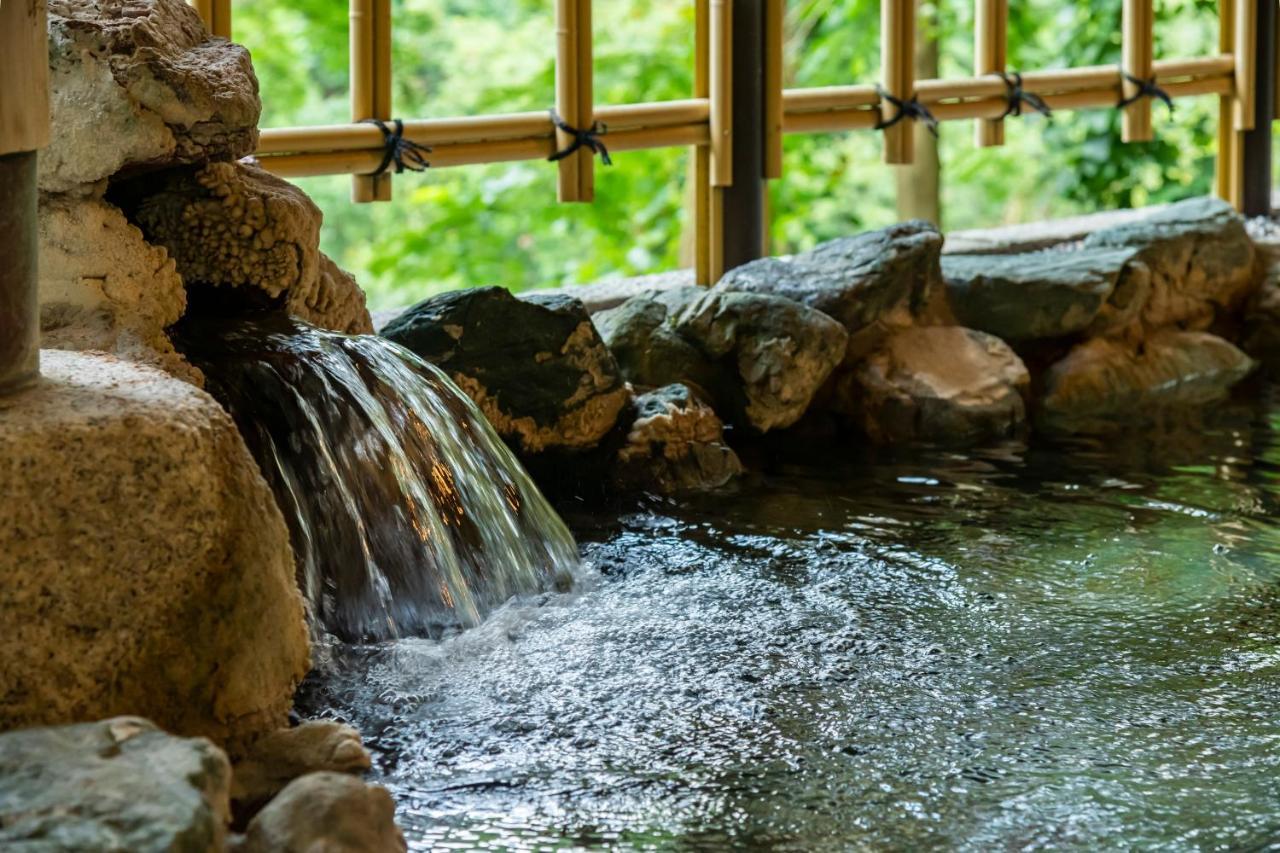 Yamanaka Onsen Hanatsubaki Кага Екстериор снимка