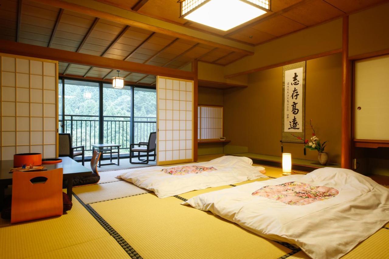 Yamanaka Onsen Hanatsubaki Кага Екстериор снимка